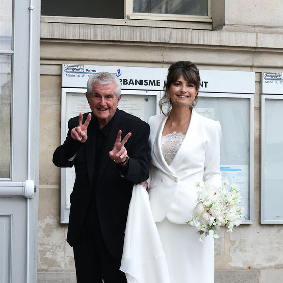 Elle racontait : "Quand on vit avec Claude Lelouch, on sait qu'il est comme ça."

Claude Lelouch et Valérie Perrin - Mariage de Claude Lelouch à la mairie du 18ème à Paris. Le 17 juin 2023