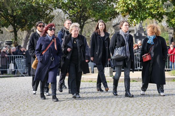 Danielle Gain  aux arrivées des obsèques d'Emilie Dequenne au cimetière Père Lachaise à Paris, France, le 26 mars 2025. © Cyril Moreau/Bestimage