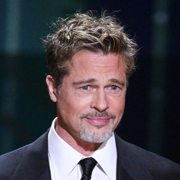 "Brad Pitt ! (Rires) Je suis un très grand fan. Je lui ai déjà demandé une photo il y a quelques années, mais il avait refusé. Je me dis que tourner avec lui serait une bonne occasion de retenter ma chance."

Brad Pitt remet un César d'honneur lors de la 48ème cérémonie des César à l'Olympia à Paris le 24 février 2023.
© JB Autissier / Panoramic / Bestimage