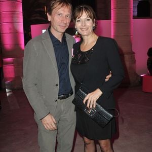 "Ça s'est fait sur le long terme. On jouait quand même aussi un couple. Donc, on était en tout cas amenés à être très souvent ensemble, etc. On a commencé à s'apprécier comme ça tout doucement. Mais oui, ça s'est fait sur le long terme. Ça s'est passé comme ça", nous a-t-elle raconté.

Exclusif -  Cecilia Hornus (Plus belle la vie) et son compagnon Thierry Ragueneau - Soiree "Octobre Rose" organisée par Estee Lauder pour l'association "Le Cancer du Sein, Parlons-en !" a la Conciergerie a Paris, le 30 septembre 2013.