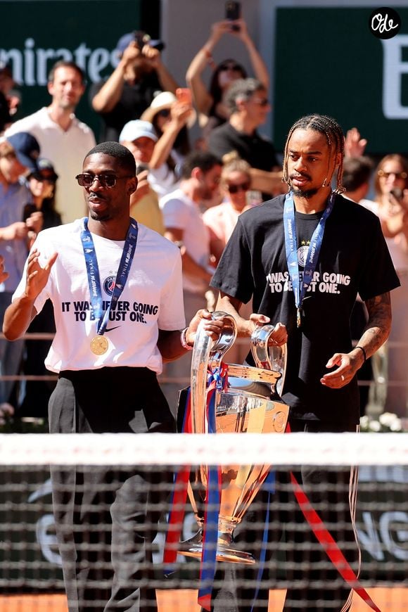 Le club de la capitale a décroché ce deuxième titre européen historique à Budapest face à Arsenal.

Ousmane Dembele et Bradley Barcola - Le Paris Saint-Germain (PSG) présente ses trophées de Ligue des champions aux Internationaux de Tennis de Roland Garros 2026, à Paris, France, le 1er juin 2026. © Jacovides-Moreau/Bestimage