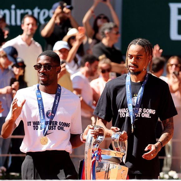 Le club de la capitale a décroché ce deuxième titre européen historique à Budapest face à Arsenal.

Ousmane Dembele et Bradley Barcola - Le Paris Saint-Germain (PSG) présente ses trophées de Ligue des champions aux Internationaux de Tennis de Roland Garros 2026, à Paris, France, le 1er juin 2026. © Jacovides-Moreau/Bestimage