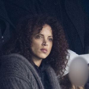 Noémie Lenoir - Personnalités dans les tribunes du match de football en ligue 1 Uber Eats PSG / Reims au Parc des Princes à Paris le 10 mars 2024.