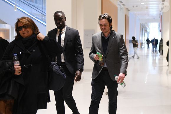 Alain-Fabien Delon et son avocate Florence Watrin arrivent au tribunal correctionnel de Paris pour avoir enregistré et diffusé avec son frère Anthony Delon une conversation de leur sœur, Anouchka, avec leur père, le 5 janvier 2024, à l'époque où les désaccords de la fratrie concernant la santé d'Alain Delon, à Paris, France, le 17 mars 2026. Anthony Delon et Anouchka sont absents. © Clément Prioli/Bestimage