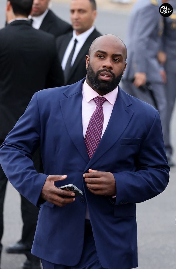 "Je suis donc contraint de renoncer à ma participation au tournoi de Lausanne", a-t-il annoncé à sa communauté.

Teddy Riner - Cérémonie d'accueil officielle du Président de la République, Emmanuel Macron et de Brigitte Macron sur la place Mechouar à Rabat au Maroc le 28 octobre 2024. © Dominique Jacovides/Bestimage