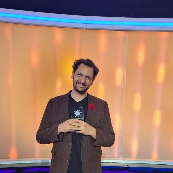 Éric Antoine a reçu son prix sur le plateau de La Roue de la Fortune dans le cadre de la première édition du Multi Screen Grand Prix, à Paris, le 12 juin 2025.

© Jack Tribeca / Bestimage