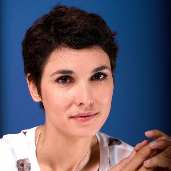 Églantine Éméyé pose lors d'une séance de studio à Paris, France, en juin 2016. Photo par Vim/Abaca