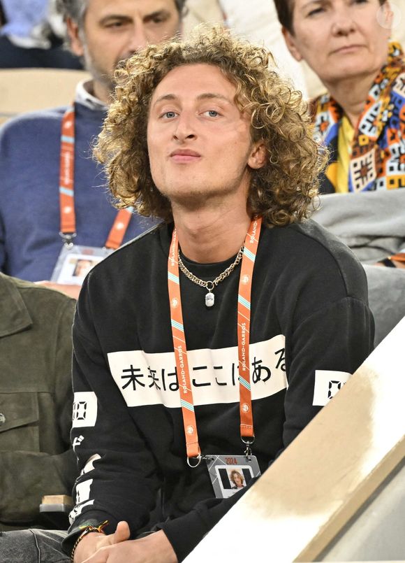 Le fils de Yannick Noah a partagé ses dernières créations sur Instagram

Joalukas Noah - Célébrités dans les tribunes des Internationaux de France de tennis de Roland Garros 2024 à Paris le 2 juin 2024. © Moreau-Jacovides/Bestimage