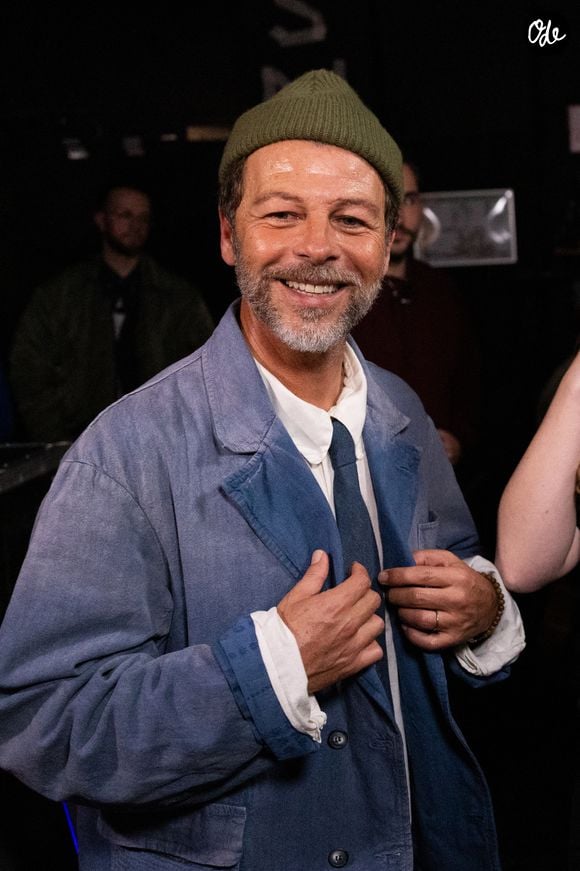 Face à la polémique, la Ville d’Allauch a assuré que la vente s'était déroulée dans les mêmes conditions pour tous.

Christophe Mae - Backstage avec les artistes pour les surprises de l'enregistrement de l'émission "La chanson secrète N°14", présentée par N.Aliagas. © Jacovides-Moreau/Bestimage