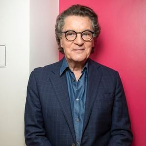 Aurélie, a posté une photo de ses enfants partageant un moment de complicité...

Exclusif - Francis Cabrel en backstage de l'enregistrement de l'émission "Serge Lama, le dernier rappel" présentée par F. Bollaert, diffusée le vendredi 21 novembre 2025 sur France 3 à 21h10, au théâtre Marigny à Paris, France, le 29 avril 2025. © Clovis-Moreau/Bestimage