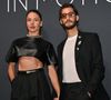 L'artiste d'origine australienne est son amour de jeunesse. Ils se sont rencontrés au cours Florent, et sont ensemble depuis 2008. 

Natasha Andrews, Pierre Niney participant au Kering Women In Motion Dinner lors du 79ème Festival de Cannes à Cannes, France, le 17 mai 2026. Photo par Julien Reynaud/APS-Medias/ABACAPRESS.COM