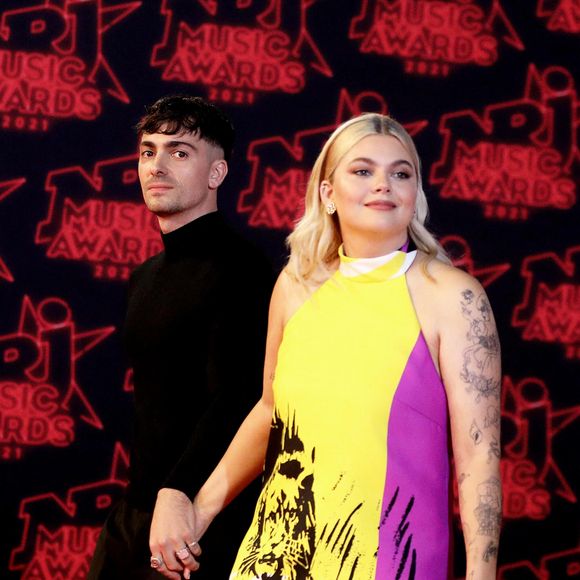 Florian Rossi et sa compagne Louane Emera lors de la 23ème édition des NRJ Music Awards 2021 au Palais des Festivals de Cannes, le 20 novembre 2021.
© Dominique Jacovides/Bestimage