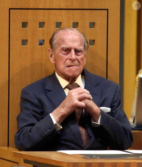 Il a salué la mémoire de son défunt grand-père, le prince Philip, dans une lettre

Le prince Philip, duc d'Edimbourg - La famille royale d'Angleterre lors de la session d'ouverture de l'Assemblée Nationale au Senedd à Cardiff. Le 7 juin 2016
Crédit : Agence / Bestimage