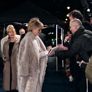 Sharon Stone arrivant à la prestigieuse cérémonie des Fashion Awards à Londres. Le 1er décembre 2025. © Backgrid UK/ Bestimage