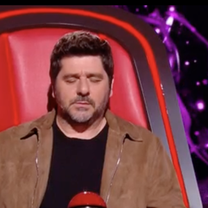 Elle prépare déjà la suite avec des cours de piano, un premier single en préparation et un duo à venir avec Patrick Fiori.
Patrick Fiori dans "The Voice Kids" 30 août 2025 TF1
© TF1 / The Voice Kids