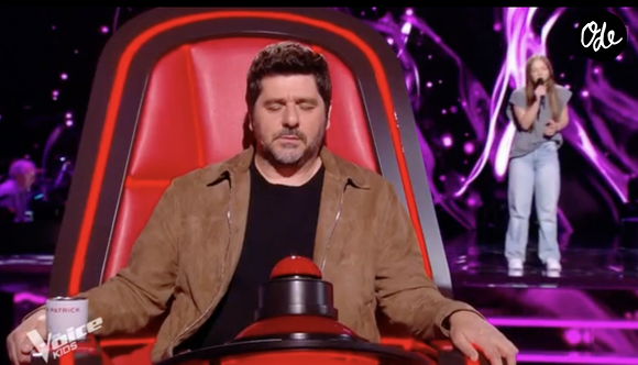 Elle prépare déjà la suite avec des cours de piano, un premier single en préparation et un duo à venir avec Patrick Fiori.

Patrick Fiori dans "The Voice Kids" 30 août 2025 TF1

© TF1 / The Voice Kids