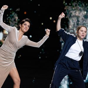 Florence Foresti, maitresse de cérémonie, Laura Felpin lors de la 45ème cérémonie des César à la salle Pleyel à Paris le 28 février 2020 © Olivier Borde / Dominique Jacovides / Bestimage