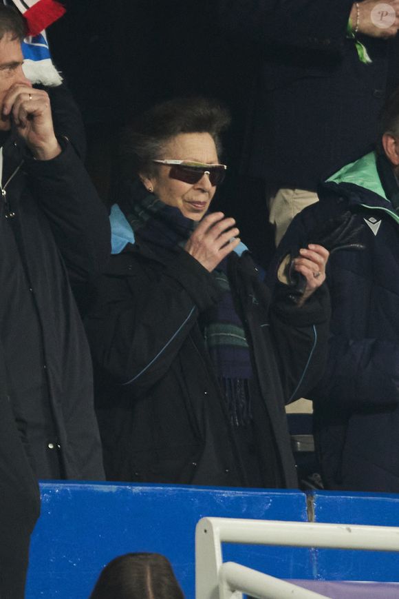 La princesse Anne en tribunes lors du match du Tournoi des Six Nations opposant la France à l'Écosse (35-16) au Stade de France à Saint-Denis, Seine Saint-Denis, France, le 15 mars 2025. © Christian Liewig/Bestimage