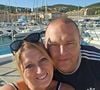 En légende, Cindy a livré des mots remplis d’émotion et de sincérité : "À l’image du sable et de la mer, nous sommes liés pour toujours"...

Le couple Cindy et Sébastien Van der Auwera sur Instagram.