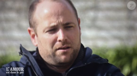C'est donc avec beaucoup d'émotion que tous trois se quittent. 

Océane fait son choix dans L'amour est dans le pré entre ses prétendants Robin et Florian.