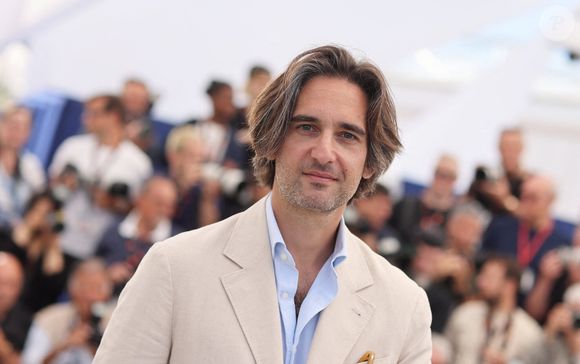 Pour autant, le producteur qui travaille actuellement sur Les rois maudits ne voit plus l'amour comme avant. 


Le producteur Dimitri Rassam - Photocall du film "Le comte de Monte Cristo" (Hors Compétition) lors du 77ème Festival International du Film de Cannes
© Jacovides / Moreau / Bestimage