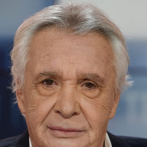 Pour son portrait dans "Sept à Huit", TF1 a filmé sa villa dans le Var

Michel Sardou est interwievé par Apolline de Malherbe sur BFMTV à Paris, France, le 27 octobre 2019. Photo by Alain Apaydin/ABACAPRESS.COM