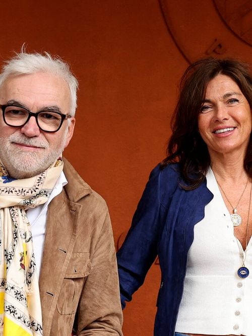 Loin de CNews, Pascal Praud a quitté la France : photo avec sa compagne Catherine pour fêter leurs 11 ans ensemble