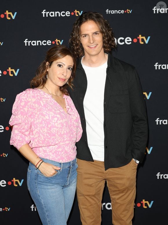 Léa Salamé et Paul de Saint Sernin au photocall pour la conférence de presse de rentrée de France TV à la Grande Halle de la Villette à Paris, France, le 11 juillet 2023. 

© Coadic Guirec/Bestimage