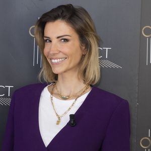 en 2024, une énorme crise se déclenche et lui révèle qu'elle devra être sous anticoagulant à vie et surtout, ne plus pouvoir faire de sport.

Alexandra Rosenfeld - Backstage de l'émission OEED (On Est En Direct) présentée par L.Salamé et L.Ruquier - Paris le 23/04/2022 - © Jack Tribeca / Bestimage No web pour Belgique et Suisse