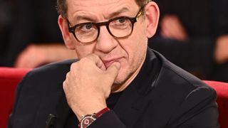 Il n'en revient pas ! Dany Boon reprend la parole après une conséquence inattendue de son hospitalisation