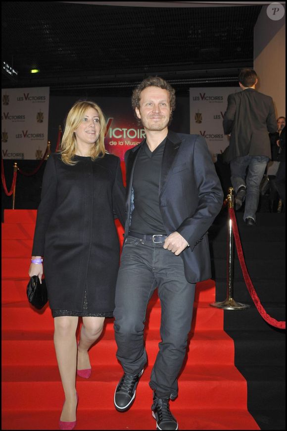 Sinclair a aussi partagé sa vie avec Amanda Sthers, une autre personnalité célèbre.


Amanda Sthers et Sinclair, en mars 2011.
Angeli