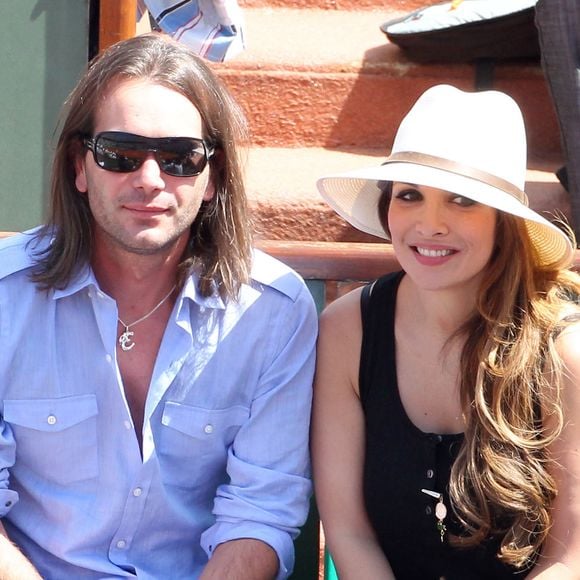 Hélène Ségara et Mathieu Lecat à la huitième journée des Internationaux de France de tennis de Roland Garros, 2011. Crédit Bestimage