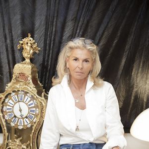 Exclusif - Caroline Margeridon - Rendez-vous avec Caroline Margeridon, dans sa boutique du Marché Biron aux Puces de Saint-Ouen à Paris. Le 6 mai 2023
La célèbre acheteuse de l'émission Affaire conclue" sera une des participantes de la saison 2 du jeu "Les traitres", qui démarrera le 12 juillet sur M6
© Jack Tribeca / Bestimage