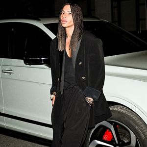 "Tu m'as appris qu'être un enfant noir dans une famille blanche ne changeait rien", a-t-il partagé.
Manhattan (New York) – Balmain et Olivier Rousteing ont organisé un dîner intimiste au Monsieur, à Manhattan, New York. Backgrid USA / Bestimage