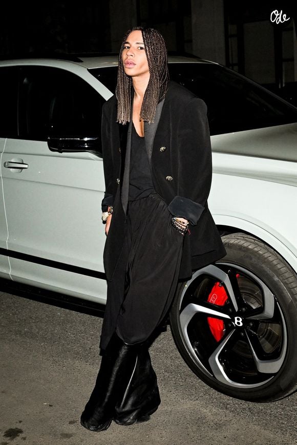 "Tu m'as appris qu'être un enfant noir dans une famille blanche ne changeait rien", a-t-il partagé.
Manhattan (New York) – Balmain et Olivier Rousteing ont organisé un dîner intimiste au Monsieur, à Manhattan, New York. Backgrid USA / Bestimage
