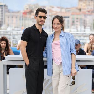 Pierre Niney, Anaïs Demoustier (enceinte) - Photocall du film "Le comte de Monte Cristo" (Hors Compétition) lors du 77ème Festival International du Film de Cannes (14 - 25 mai 2024), le 23 mai 2024. 
© Moreau / Jacovides / Bestimage