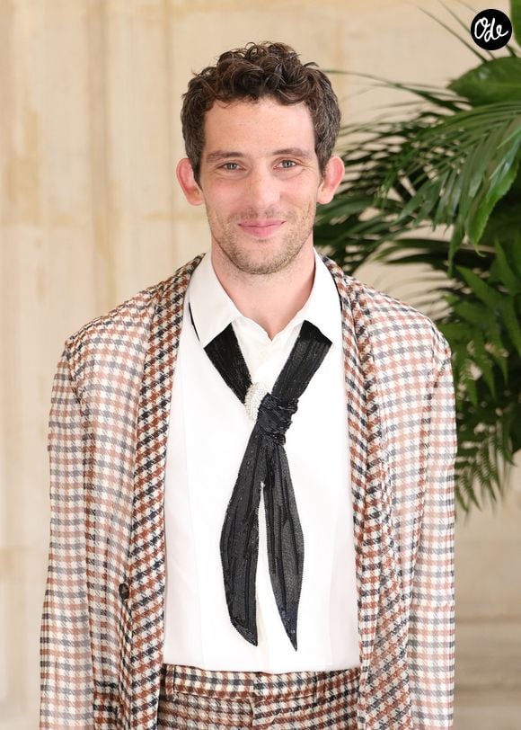 Josh O'Connor au photocall du défilé de mode DIOR Collection Haute Couture Automne/Hiver 2026-2027 lors de la Fashion Week de Paris (PFW) au musée Rodin, à Paris, France, le 6 juillet 2026. © Denis Guignebourg/Bestimage