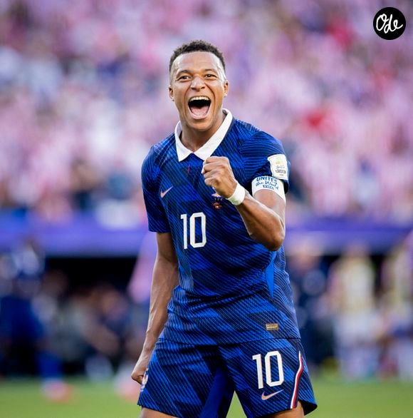 Une noble cause caritative se prépare donc peut-être à bénéficier à nouveau de la générosité de l'idole du football français.

Kylian Mbappe pendant France vs Paraguay durant la Coupe du Monde 2026.

© Imago/Psnewz/Bestimage