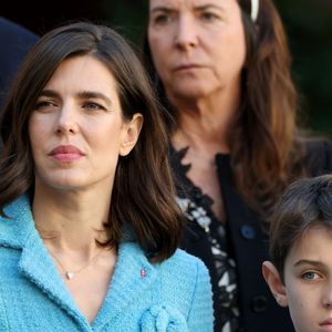 Charlotte Casiraghi, Raphaël Elmaleh dans la cour du palais princier le jour de la fête nationale de Monaco le 19 novembre 2024.

© Jean-Charles Vinaj / Pool Monaco / Bestimage