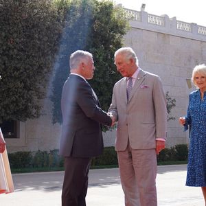 La visite royale du Prince de Galles et de la Duchesse de Cornouailles en Jordanie intervient en cette année qui marque le centenaire des relations diplomatiques entre les deux pays Visite du prince Charles, prince de Galles, et de Camilla Parker Bowles, duchesse de Cornouailles, en Jordanie, accueillis par le roi Abdallah Ii et la reine Rania de Jordanie, pour marquer le le centenaire des relations diplomatiques entre les deux pays. Amman. Le 22 novembre 2021.