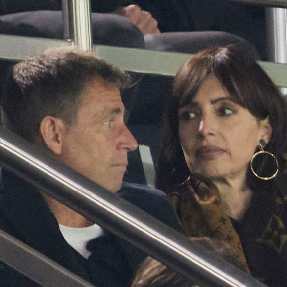 Daniel Riolo et Géraldine Maillet - People dans les tribunes lors du match de football PSG Vs Clermont (1-1) au Parc des Princes à Paris le 6 avril 2024.
© Cyril Moreau / Bestimage