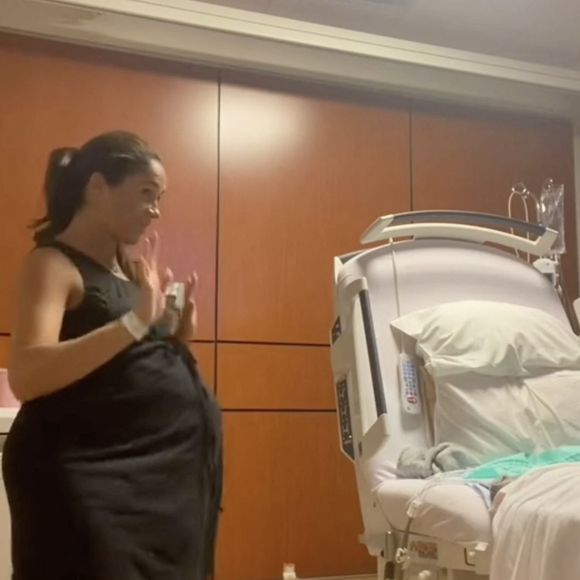 Elle a tenu à l'occasion de cette invitation à revenir sur ces images devenues virales

Picture MUST credit : Meghan / Instagram
Meghan Markle a partagé une vidéo d'elle en train de bouger sur un air de danse pour déclencher le travail alors qu'elle attendait sa fille Lilibet.

Picture supplied by JLPPA