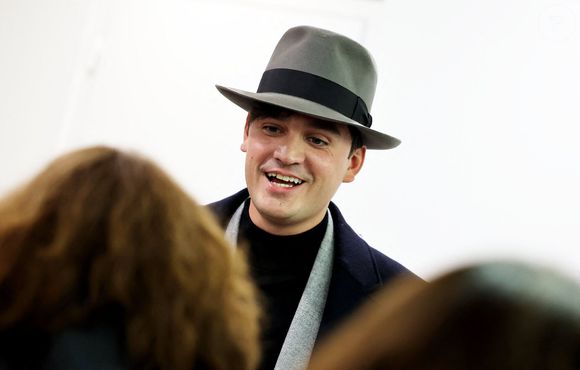 Un prénom lourd de sens choisi sûrement en hommage à son père

Exclusif - Alain-Fabien Delon lors du cocktail après-spectacle lors de la soirée Ciné-concert symphonique "Alain Delon, le dernier Samouraï" au Palais des congrès à Paris le jour de son anniversaire le 8 novembre 2024.

© Jacovides / Moreau / Bestimage