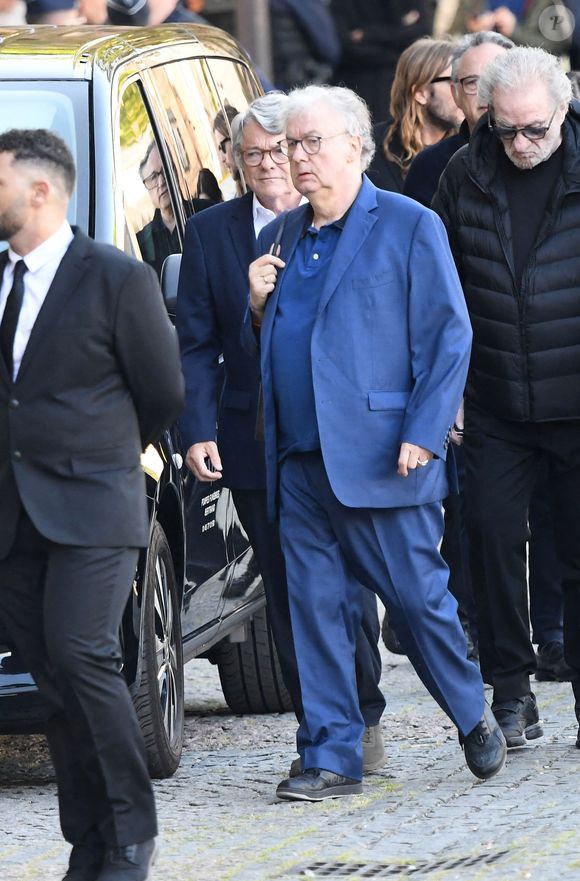 Dominique Besnehard, Jean-Louis Borloo, Eddy Mitchell - Obsèques de Nathalie Baye en l'église Saint-Sulpice à Paris le 23 avril 2026. 

©Clement Prioli / Bestimage