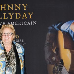 Mamie Rock est le premier soutien de sa petite-fille lorsqu'elle en a besoin.

Elyette Boudou "Mamie Rock" - Projection au Grand Rex à Paris des documentaires "Johnny USA" et "A nos promesses" à l'occasion de la Journée Spéciale Johnny, son rêve américain. Le 21 octobre 2020
© Jacovides-Moreau / Bestimage