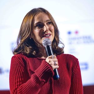Pour la star, Paris est la plus belle ville du monde, un lieu où culture, art et douceur de vivre se rejoignent.

Natalie Portman présente le film "Arco" en avant-première lors du Festival Lumière 2025 à Lyon le 13 octobre 2025. © Sandrine Thesillat / PsNewZ / Bestimage