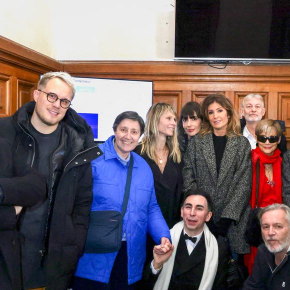 Et ce malgré plusieurs recours et une intervention de la part des équipes ! 

Exclusif - William Leymergie, Guillaume Genton, Danielle Moreau, Géraldine Maillet, Caroline Ithurbide, Gilles Verdez, Isabelle Morini-Bosc, Laurent Fontaine, Bernard Montiel, Jordan De Luxe et Jean-Michel Maire - Plusieurs personnalités de C8 sont venues devant le Conseil d’État pour soutenir les chaînes de la TNT C8 et NRJ 12 pour l'audience de la dernière chance, à Paris, France, le 14 janvier 2025. Le Conseil d'Etat, qui examine le bien-fondé des requêtes déposées par les chaînes de télévision C8 et NRJ12 contre les décisions d'Arcom, qui les forceront à disparaître du paysage de la TNT dans deux semaines. © Jack Tribeca/Bestimage
