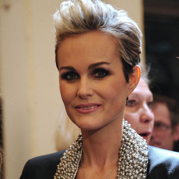 Laeticia Hallyday assiste au défilé de mode 'Frimousses de Créateurs' à Paris, France, le 29 novembre 2010. Photo by Giancarlo Gorassini/ABACAPRESS.COM