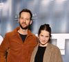 Elle a ensuite quitté l'institution théâtrale pour se consacrer pleinement à sa carrière grandissante au cinéma.

Benjamin Lavernhe et sa compagne Rebecca Marder à la première du film "Goliath" au cinéma UGC Normandie à Paris, le 8 mars 2022. © Pierre Perusseau/Bestimage