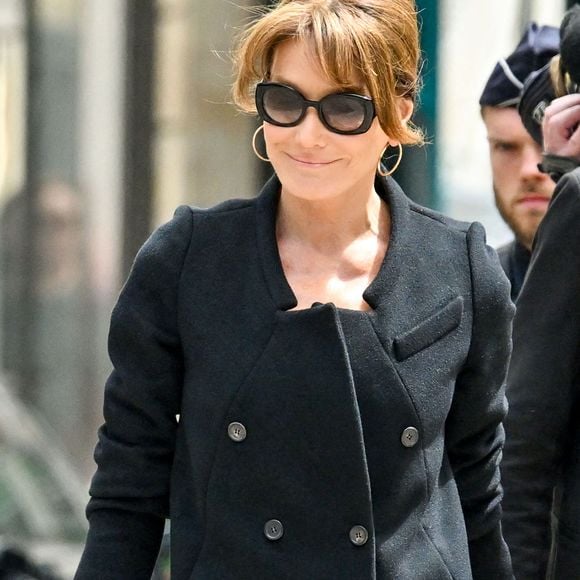 Carla Bruni aux obsèques de Bernadette Chirac en la basilique Sainte-Clotilde à Paris (7ème) le 12 juin 2026. 
© Jacovides / Liewig / Bestimage